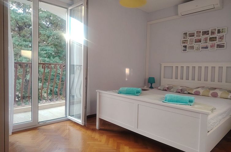 Appartement mit Balkon und Meerblick