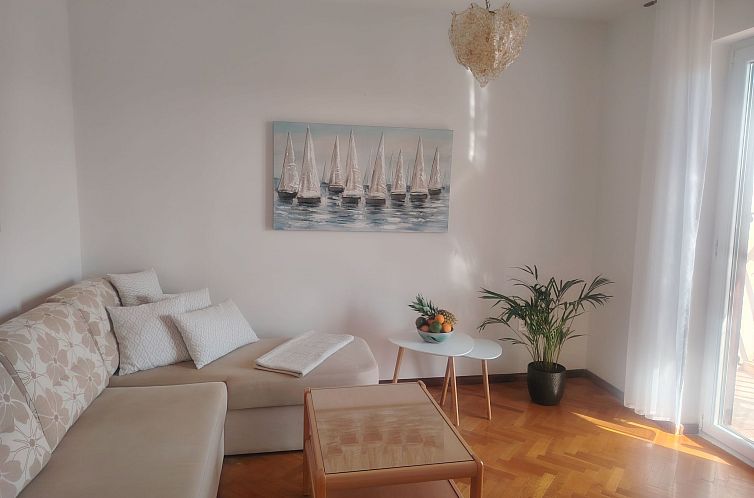 Appartement mit Balkon und Meerblick