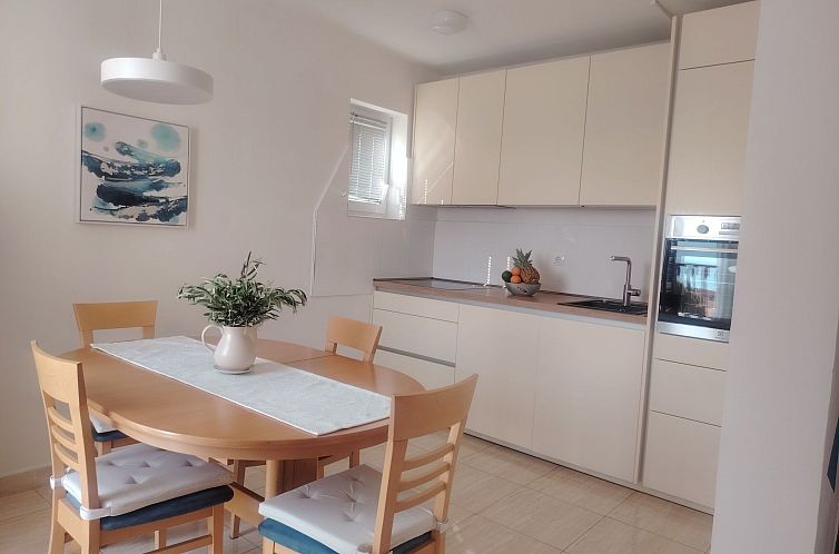 Appartement mit Balkon und Meerblick