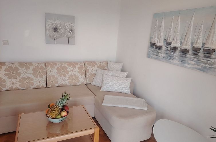 Appartement mit Balkon und Meerblick