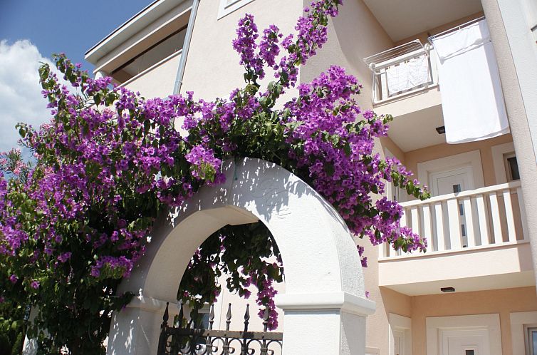 Appartement in der ersten Etage mit Meerblick