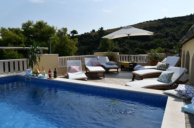Vakantiehuis Ferienvilla in ruhiger Lage mit Pool