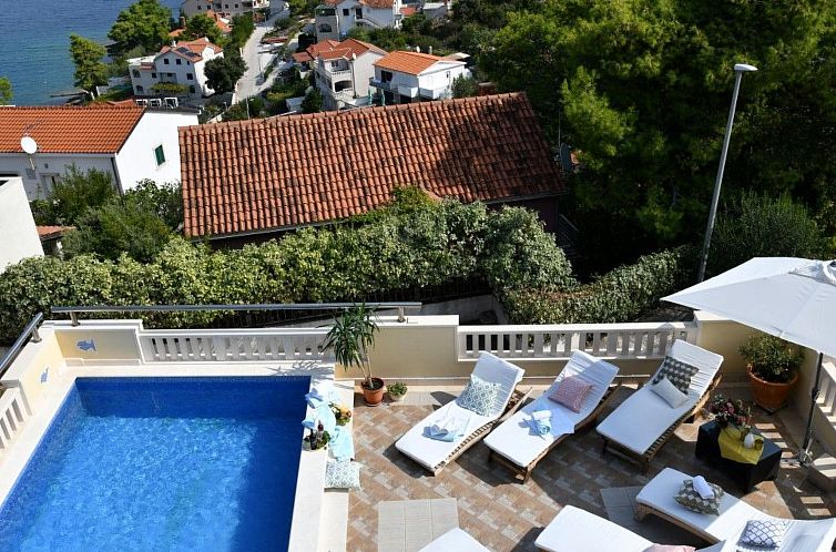 Vakantiehuis Ferienvilla in ruhiger Lage mit Pool