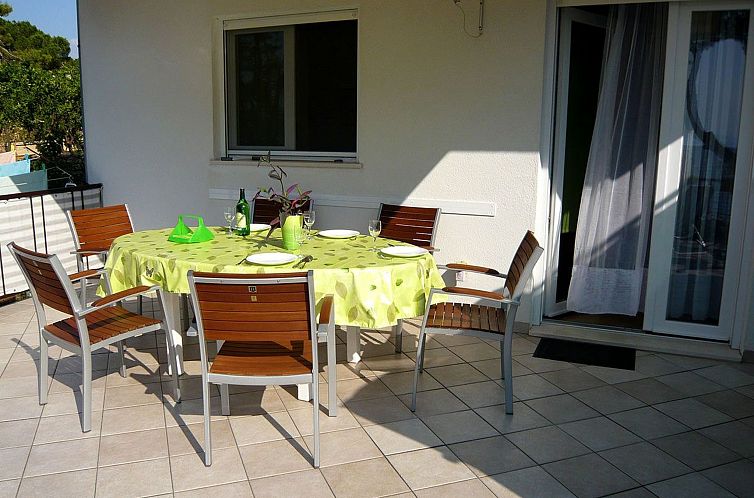 Appartement Strandnahe Ferienwohnung mit großer Terrasse