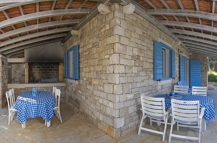 Vakantiehuis Romantisches traditionelles Natursteinhaus in e