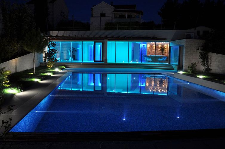 Appartement Luxuriöse Ferienwohnung mit Poolblick