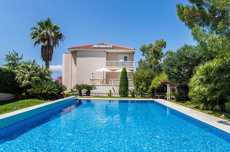 Appartement Luxuriöse Ferienwohnung mit Poolblick