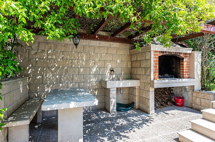 Appartement Luxuriöse Ferienwohnung mit Poolblick