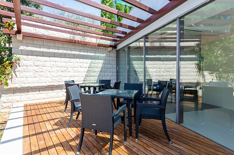 Appartement Luxuriöse Ferienwohnung mit Poolblick