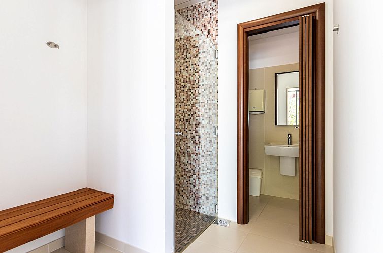 Appartement Luxuriöse Ferienwohnung mit Poolblick