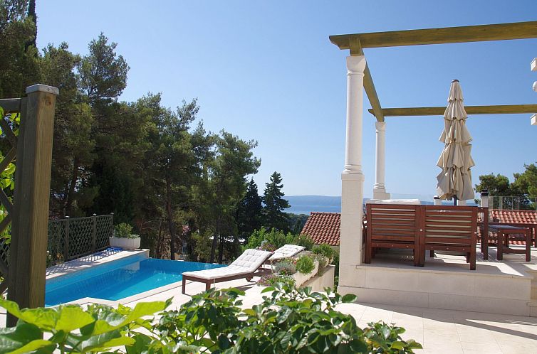 Vakantiehuis Schönes Ferienhaus mit privatem Pool