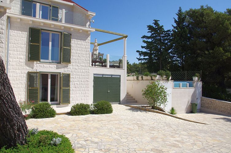 Vakantiehuis Schönes Ferienhaus mit privatem Pool