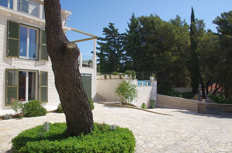 Vakantiehuis Schönes Ferienhaus mit privatem Pool