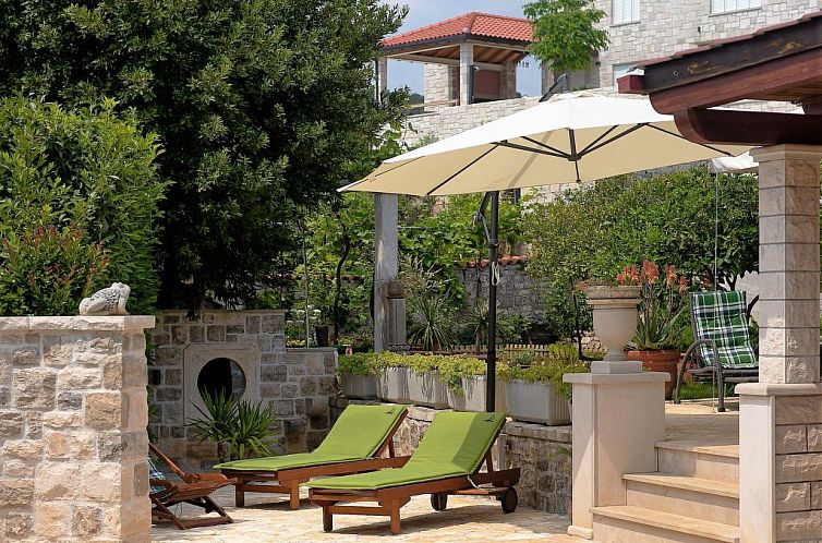 Vakantiehuis Ferienvilla "Laurus" mit Blick auf das Wasser