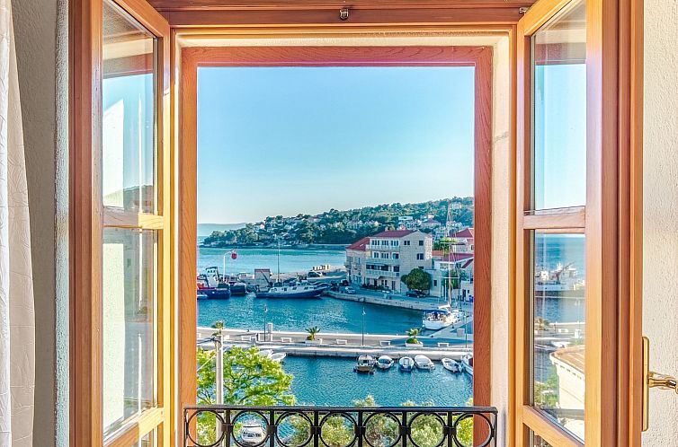 Vakantiehuis Ferienvilla "Laurus" mit Blick auf das Wasser