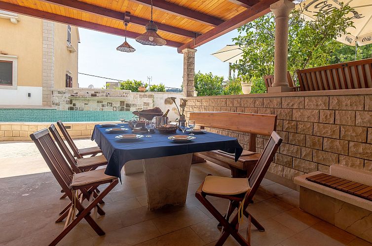 Vakantiehuis Ferienvilla "Laurus" mit Blick auf das Wasser