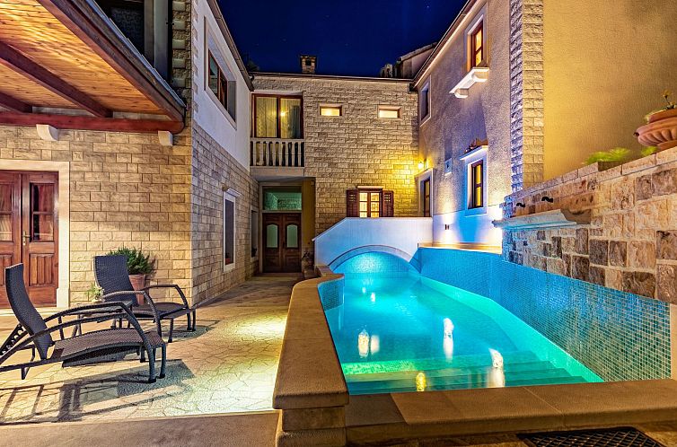 Vakantiehuis Ferienvilla "Laurus" mit Blick auf das Wasser