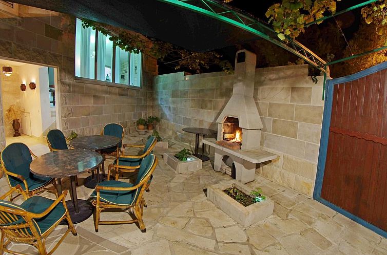 Vakantiehuis Gesamtes Ferienhaus in Sumartin mit Privatem Po