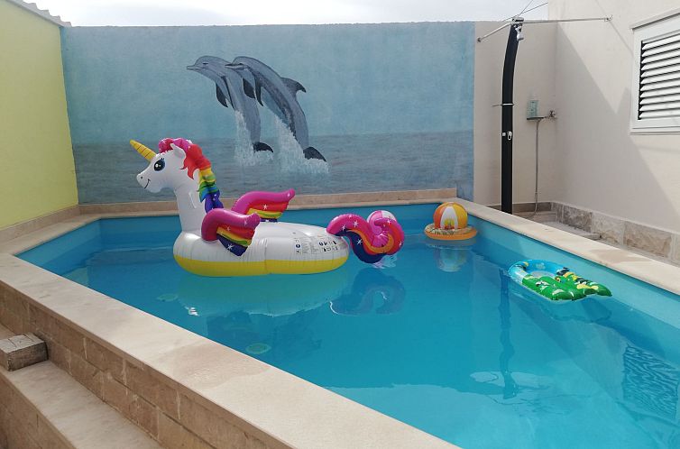 Vakantiehuis Gesamtes Ferienhaus in Sumartin mit Privatem Po