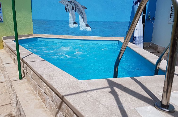 Vakantiehuis Gesamtes Ferienhaus in Sumartin mit Privatem Po