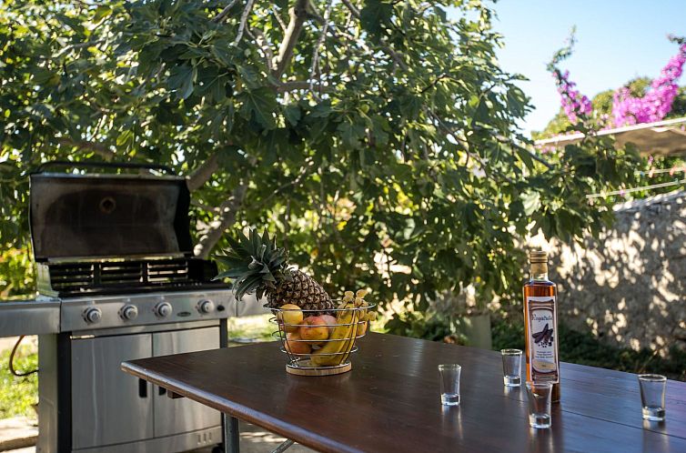 Appartement Unabhaengige Ferienwohnung in Sumartin mit Grill