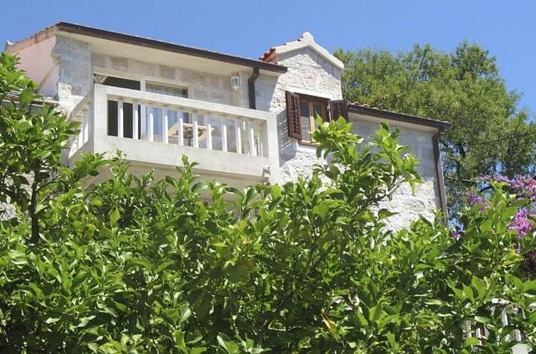 Appartement mit Terrasse