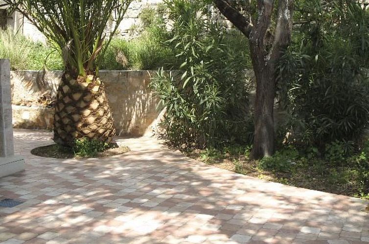 Appartement mit Terrasse