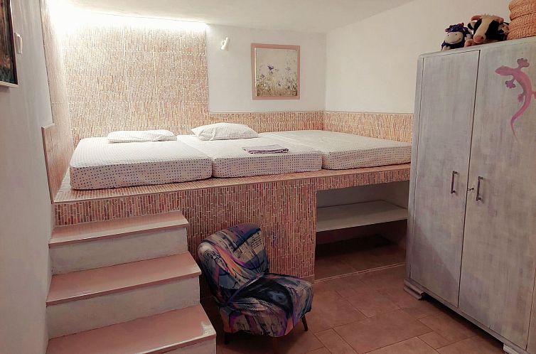 Appartement Wohnung in Zavala mit schönem Garten