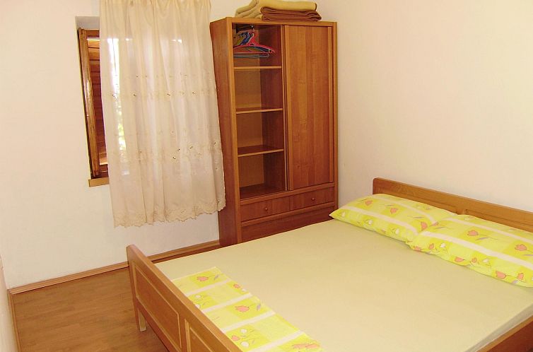 Appartement in Ivan Dolac mit Terrasse