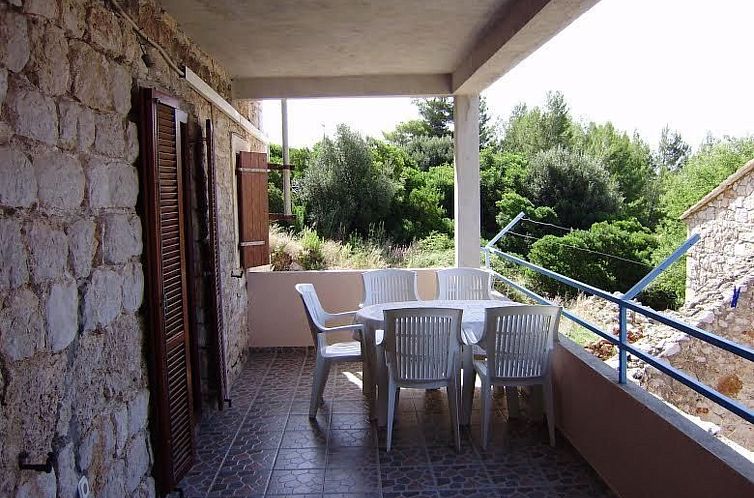 Appartement in Ivan Dolac mit Terrasse