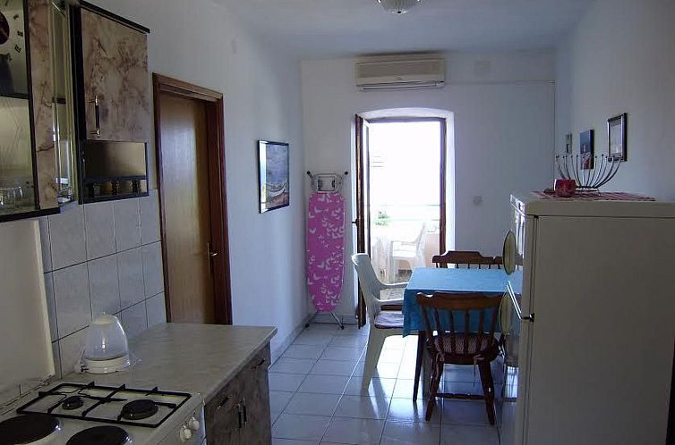 Appartement in Ivan Dolac mit Terrasse