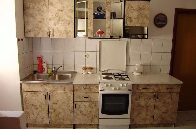 Appartement in Ivan Dolac mit Terrasse