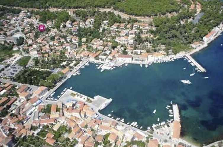 Appartement Appartement in Jelsa mit Garten und Grill