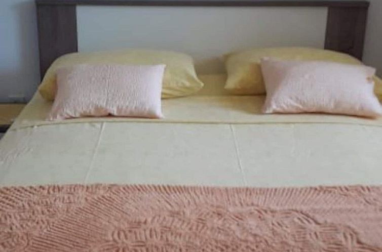 Appartement Appartement in Jelsa mit Garten und Grill