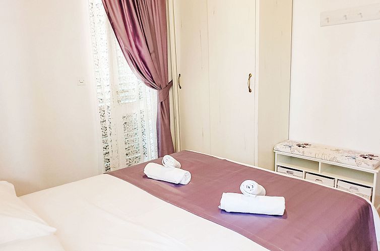 Vakantiehuis Natura with private pool