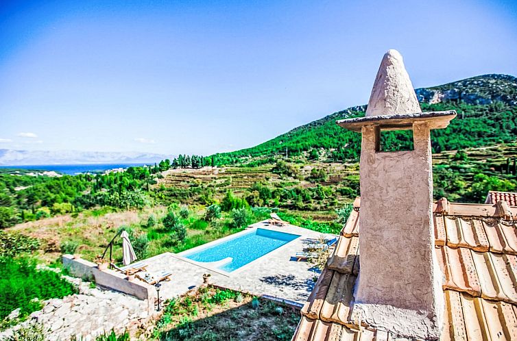 Vakantiehuis Natura with private pool