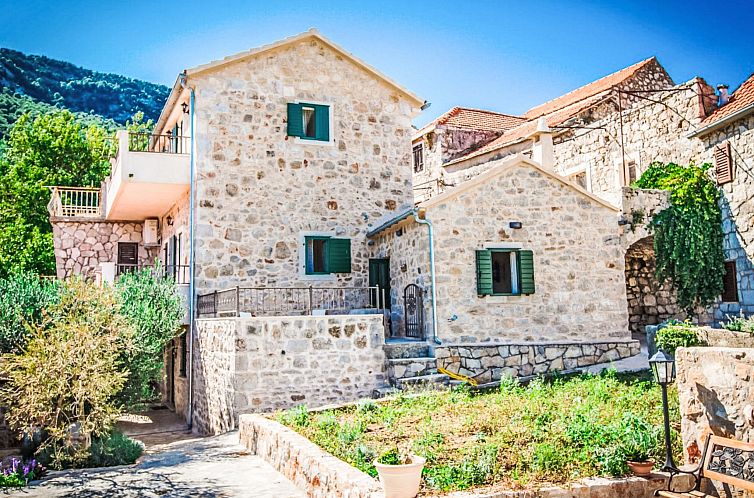 Vakantiehuis Natura with private pool