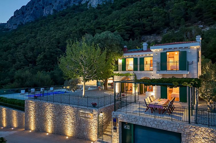 Guest house 10317007 - Holiday property Dalmatia - Vakantiehuis Villa Miscic