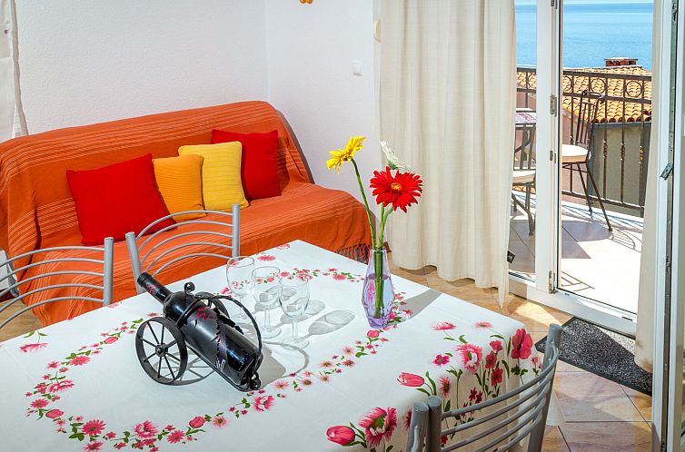 Appartement Wohnung im zweiten Stock mit Balkonen