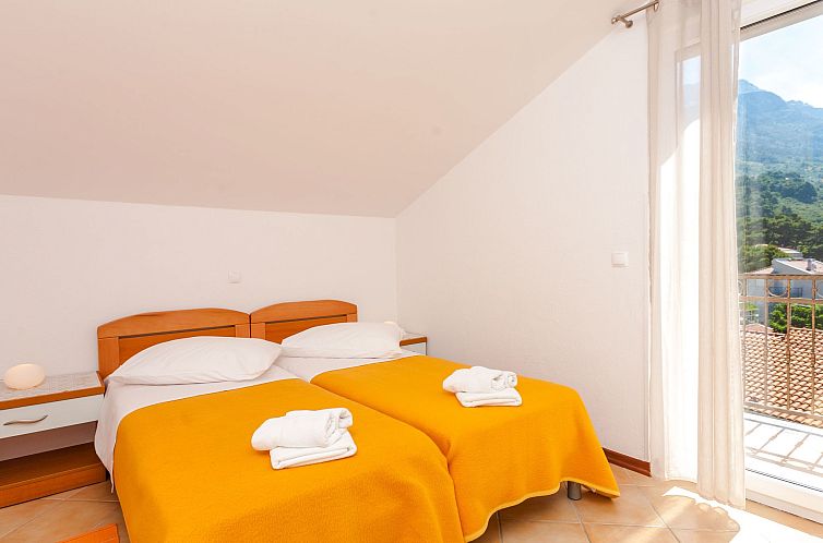 Appartement Wohnung im zweiten Stock mit Balkonen