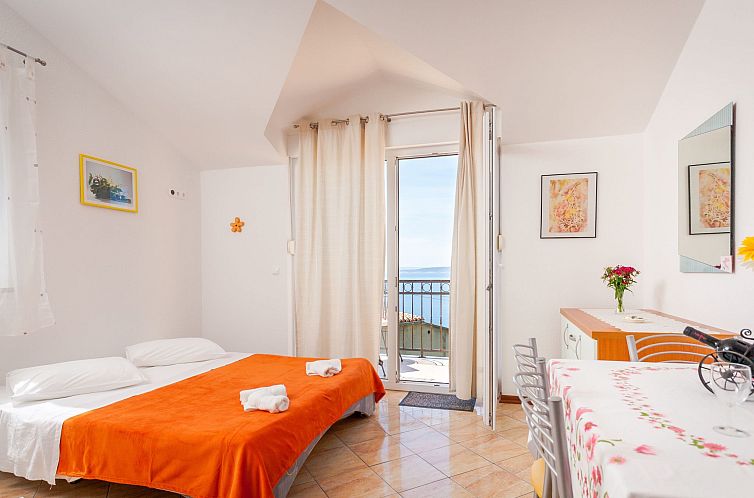 Appartement Wohnung im zweiten Stock mit Balkonen