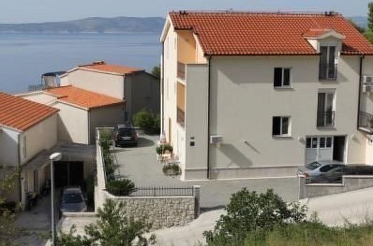 Appartement Wohnung im zweiten Stock mit Balkonen