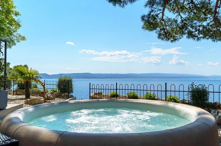 Guest house 10317027 - Apartment Dalmatia - Appartement mit Whirlpool