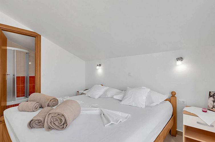 Appartement Pine Canopy Studio Apartment mit Meerblick A11