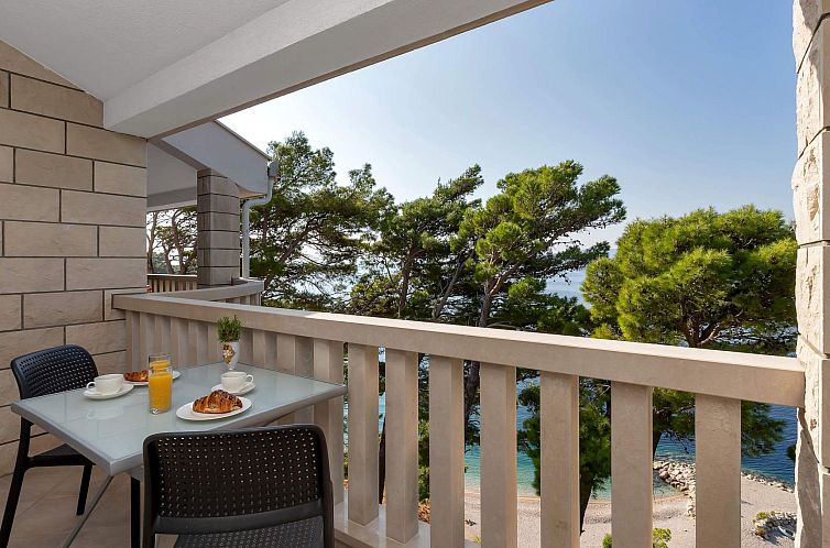 Appartement Pine Canopy Studio mit Balkon und Meerblick A1
