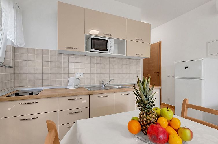 Appartement Pine Canopy Studio mit Balkon und Meerblick A1