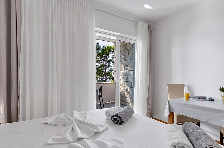 Appartement Pine Canopy Studio mit Balkon und Meerblick A7