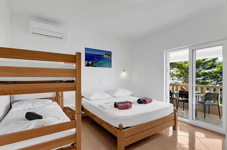 Appartement Pine Canopy Family Studio mit Meerblick A2