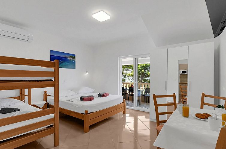 Appartement Pine Canopy Family Studio mit Meerblick A2