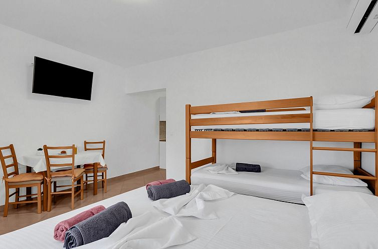 Appartement Pine Canopy Family Studio mit Meerblick A2